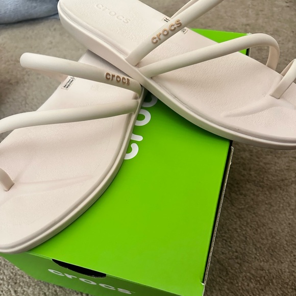 CROCS Women's Light Sandals - Picture 1 of 5